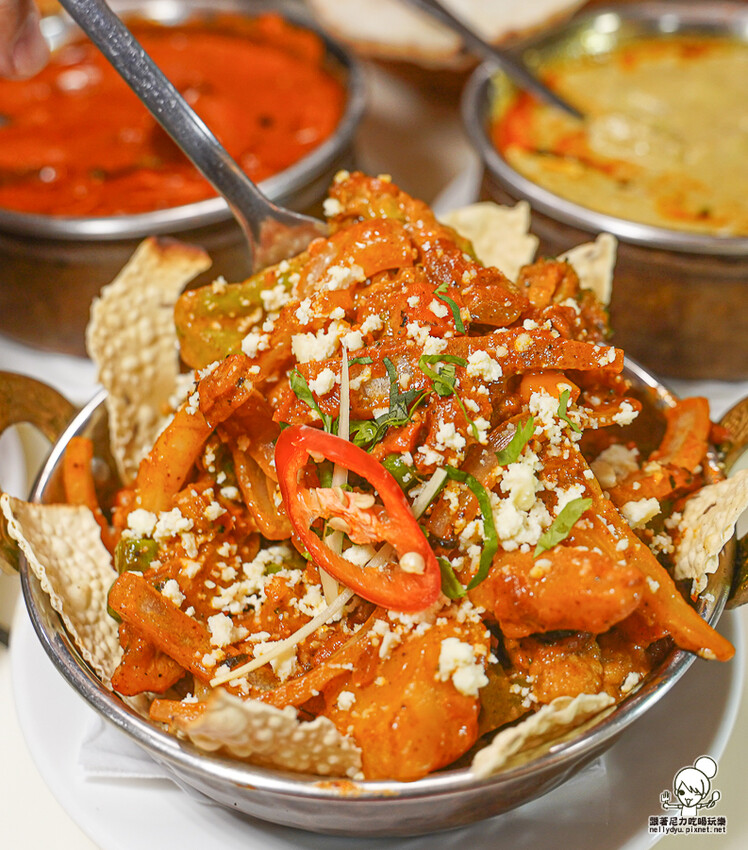 高雄美術館最強的 都瓦哩印度廚房酒館旗艦店，全部都是印度籍主廚現點製作、道地印度餐點、連印度人都大讚 - 跟著尼力吃喝玩樂＆親子生活