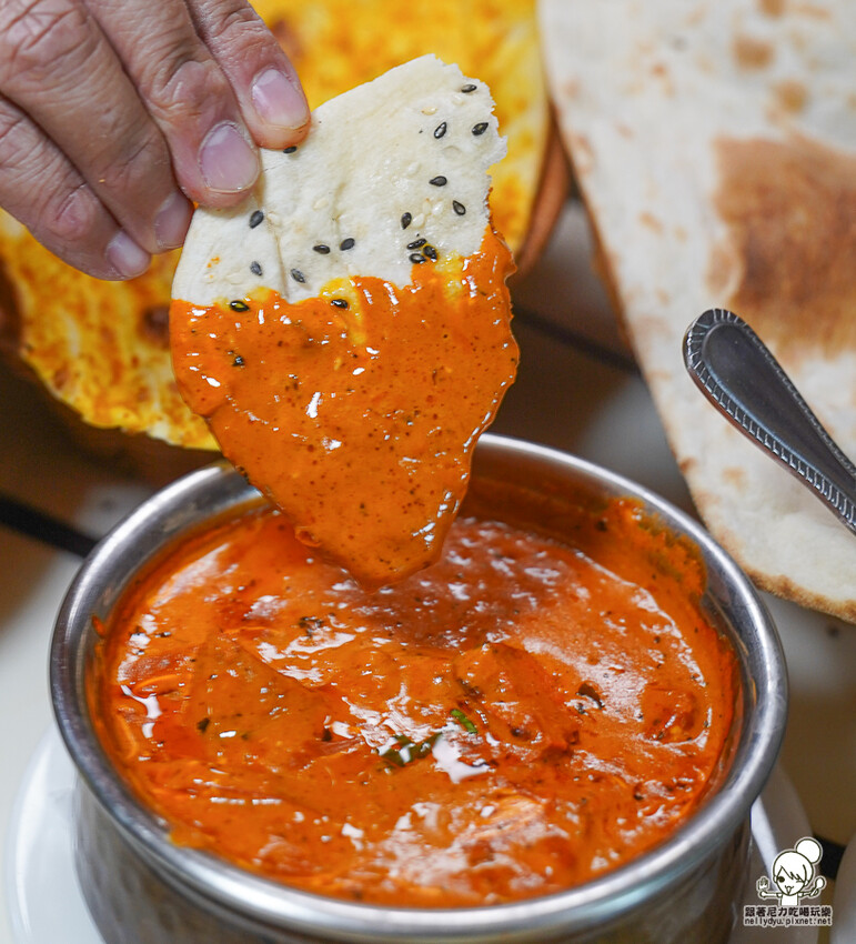 高雄美術館最強的 都瓦哩印度廚房酒館旗艦店，全部都是印度籍主廚現點製作、道地印度餐點、連印度人都大讚 - 跟著尼力吃喝玩樂＆親子生活