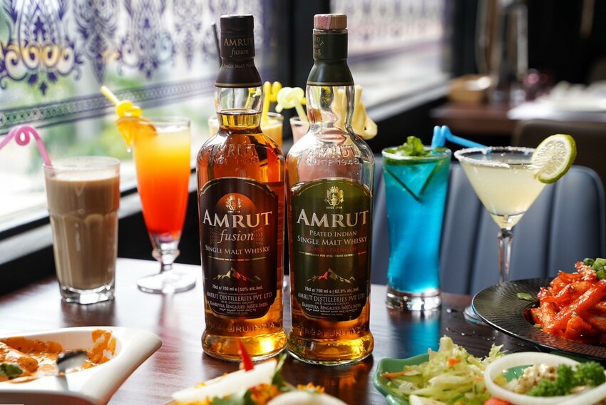 新竹小有名氣的「活力印度餐廳 HOLI Indian Restaurant」 插旗台中啦!老闆、廚師都是印度人,香料烤餅配上奶油雞肉咖哩,真的超級好吃!餐點選擇非常多元~ - 阿華田的美食日記