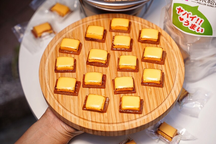 下酒、追劇零嘴新選擇！普樂鬆食品超涮嘴的「JAKI君起司肉乾」，六層起司加上厚實彈牙蜜汁肉乾，帶有炙燒香氣，鹹香又開胃，而且在蝦皮上就能輕鬆買到！ - 阿華田的美食日記