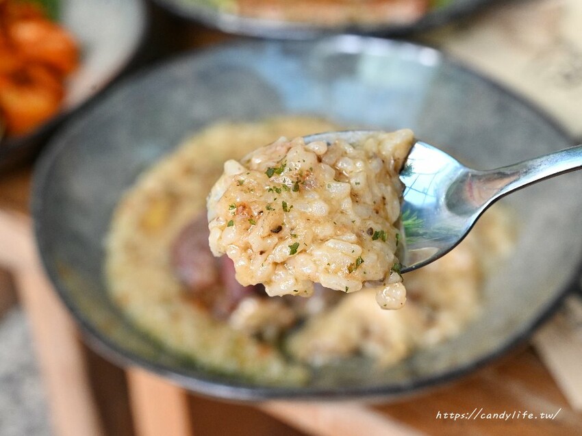 山終小鄰｜隱身在巷弄中靜謐義大利麵，份量精緻，七種醬料自由搭配 - 糖糖's 享食生活