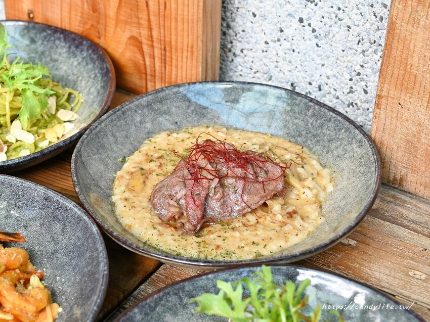 山終小鄰｜隱身在巷弄中靜謐義大利麵，份量精緻，七種醬料自由搭配 - 糖糖's 享食生活