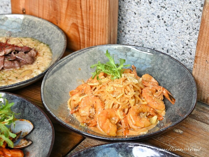 山終小鄰｜隱身在巷弄中靜謐義大利麵，份量精緻，七種醬料自由搭配 - 糖糖's 享食生活