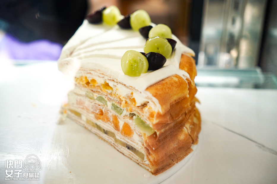 8台中香緹果子咖啡館日牌水果千層蛋糕伯爵蛋糕.jpg