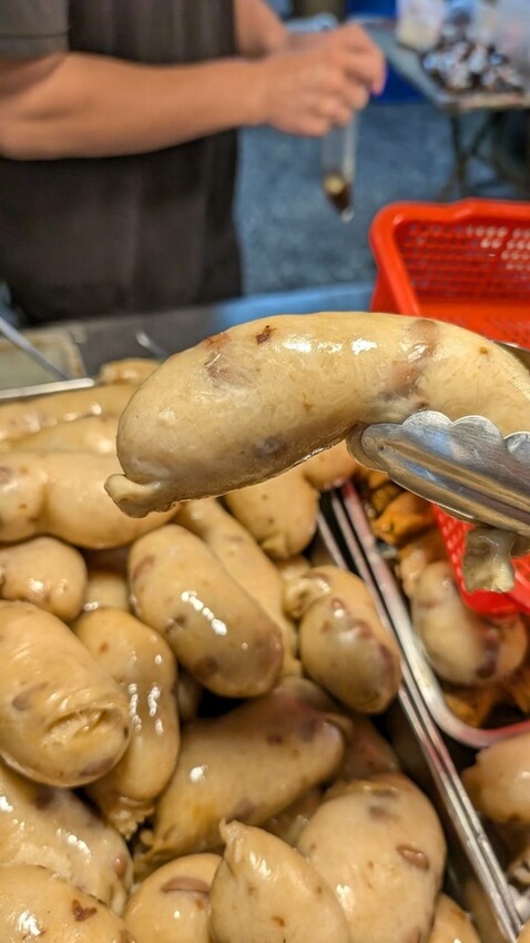 【台南傳統小吃】：小區腸將君_市場人氣美食，手工糯米腸、高粱