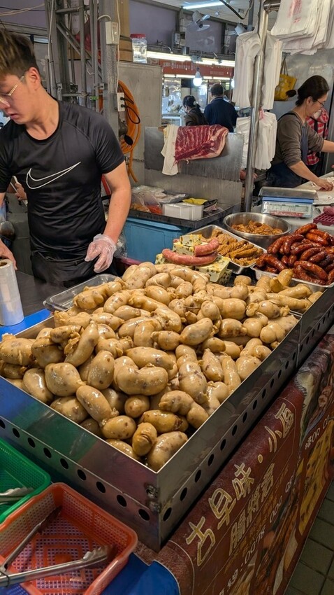 【台南傳統小吃】：小區腸將君_市場人氣美食，手工糯米腸、高粱