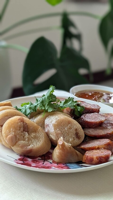 【台南傳統小吃】：小區腸將君_市場人氣美食，手工糯米腸、高粱