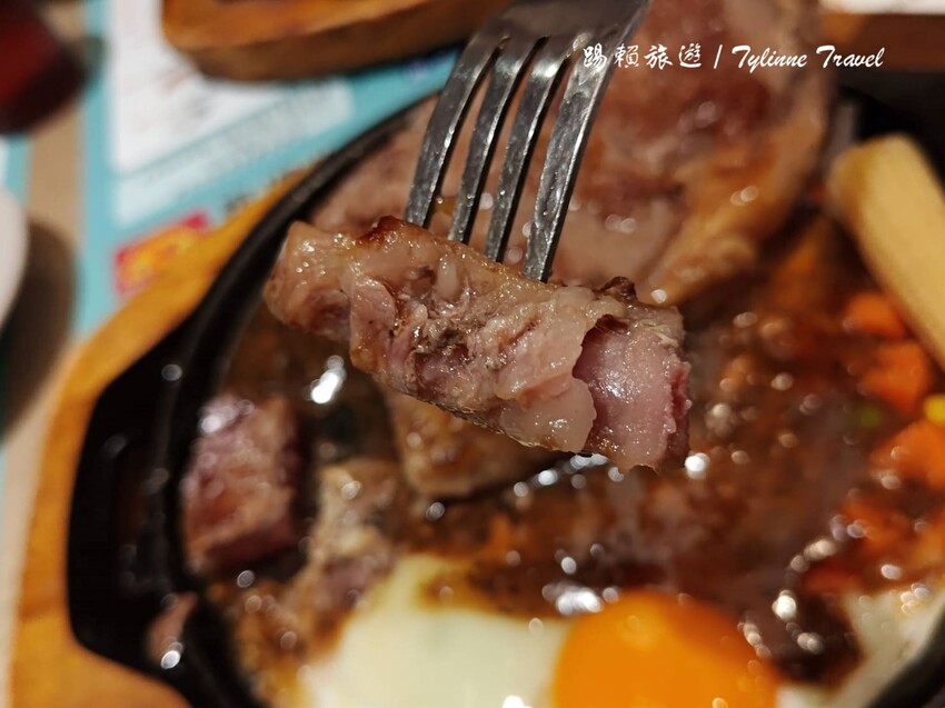 新北市三重區【新北美食】家堤牛排館 三重店,自助吧吃到飽 | 超嫩多汁原肉牛排 | 多樣熱食麻辣燙無限供應 | 三重家庭美食推薦