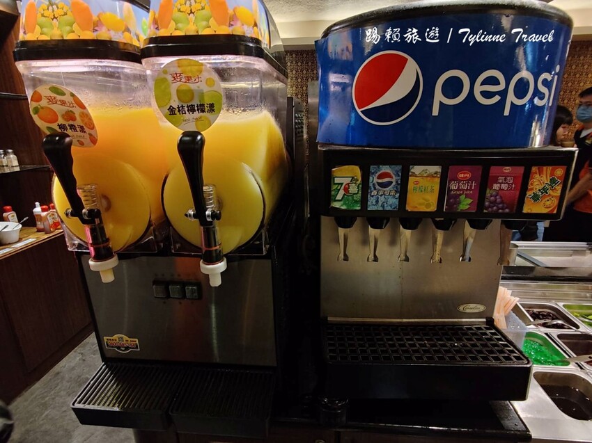 新北市三重區【新北美食】家堤牛排館 三重店,自助吧吃到飽 | 超嫩多汁原肉牛排 | 多樣熱食麻辣燙無限供應 | 三重家庭美食推薦