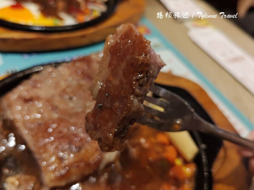 新北市三重區【新北美食】家堤牛排館 三重店,自助吧吃到飽 | 超嫩多汁原肉牛排 | 多樣熱食麻辣燙無限供應 | 三重家庭美食推薦