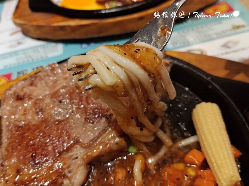 新北市三重區【新北美食】家堤牛排館 三重店,自助吧吃到飽 | 超嫩多汁原肉牛排 | 多樣熱食麻辣燙無限供應 | 三重家庭美食推薦