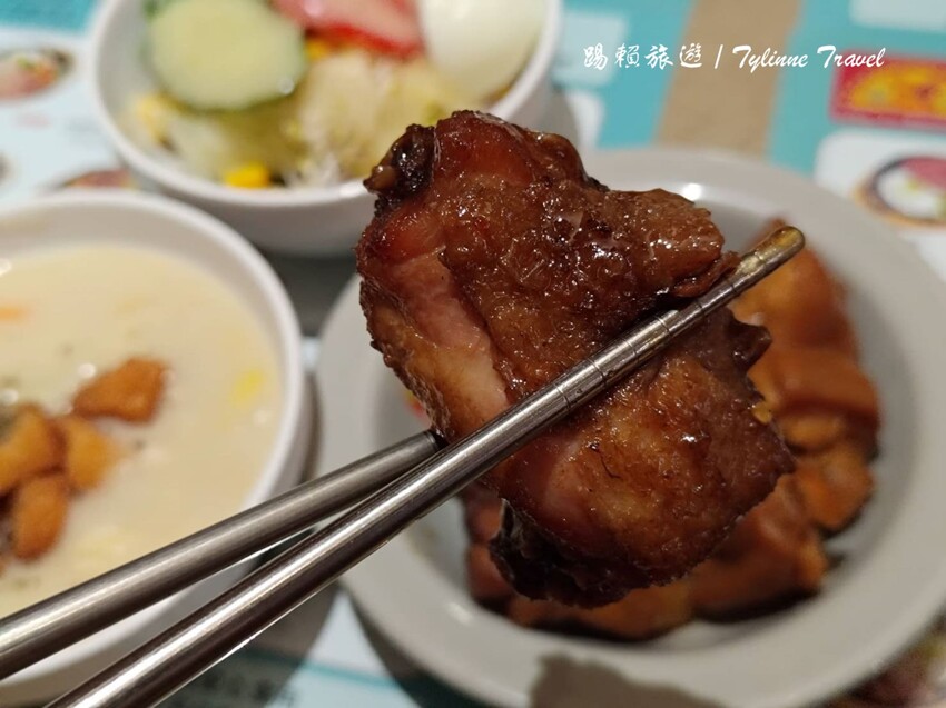 新北市三重區【新北美食】家堤牛排館 三重店,自助吧吃到飽 | 超嫩多汁原肉牛排 | 多樣熱食麻辣燙無限供應 | 三重家庭美食推薦