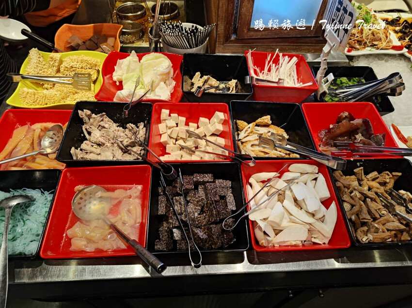 新北市三重區【新北美食】家堤牛排館 三重店,自助吧吃到飽 | 超嫩多汁原肉牛排 | 多樣熱食麻辣燙無限供應 | 三重家庭美食推薦