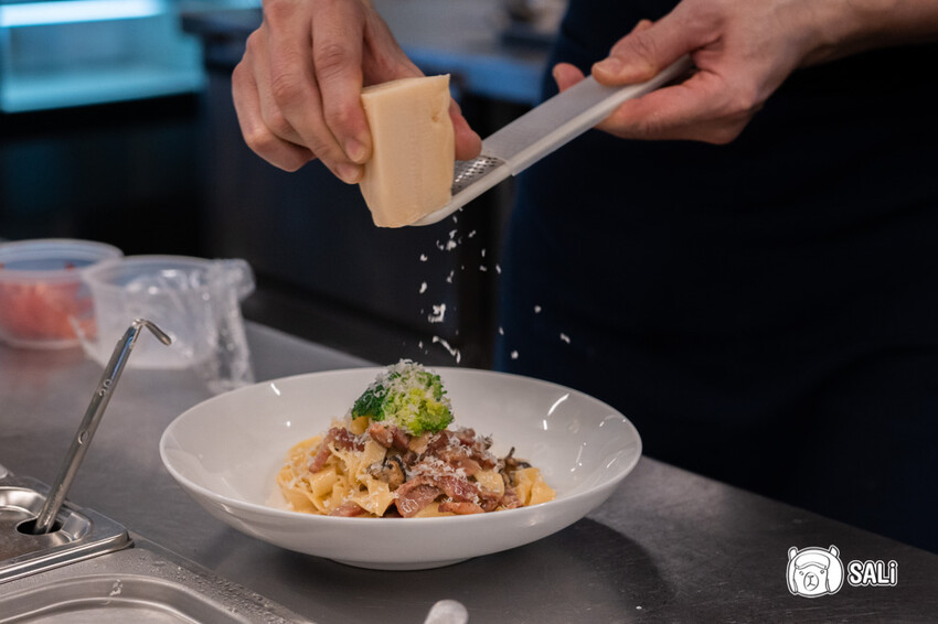 台中市西區皙酪|台中義式甜甜圈早午餐,審計新村美食,晚餐新品手工麵登場 - 莎笠,小日子