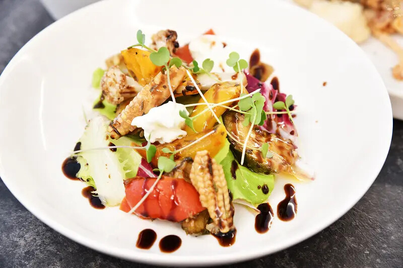 大隱隱於市，Shiro皙酪，位於昇平街上，鄰近向上市場、勤美