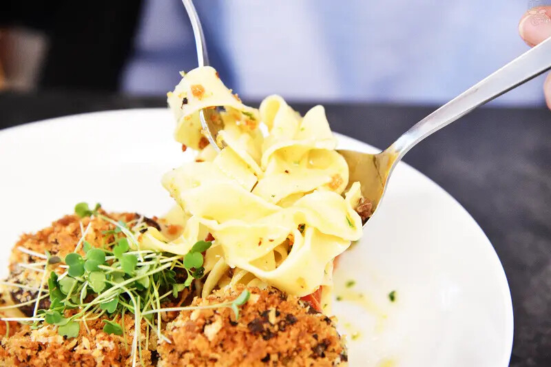 大隱隱於市，Shiro皙酪，位於昇平街上，鄰近向上市場、勤美