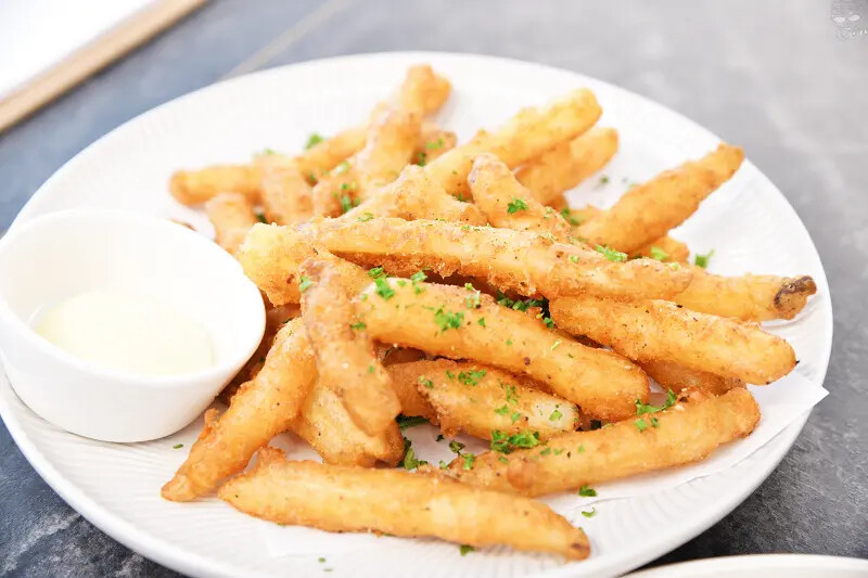 大隱隱於市，Shiro皙酪，位於昇平街上，鄰近向上市場、勤美