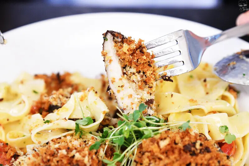 大隱隱於市，Shiro皙酪，位於昇平街上，鄰近向上市場、勤美