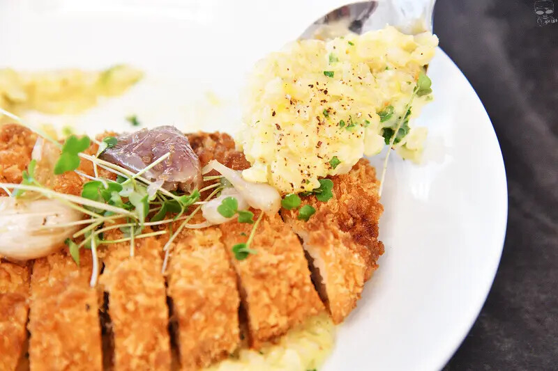 大隱隱於市，Shiro皙酪，位於昇平街上，鄰近向上市場、勤美