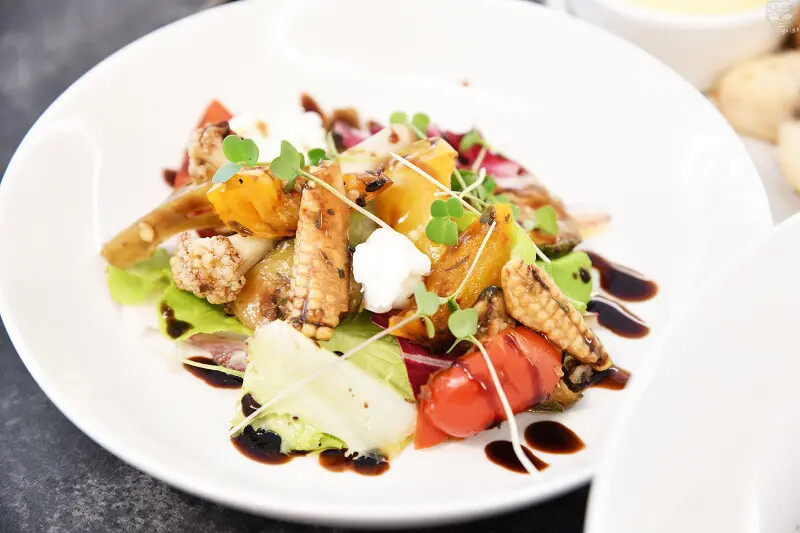 大隱隱於市，Shiro皙酪，位於昇平街上，鄰近向上市場、勤美