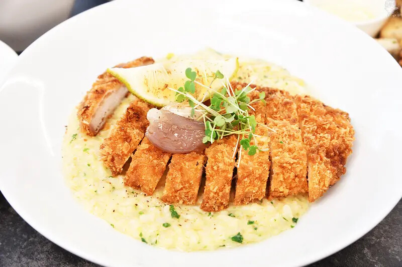 大隱隱於市，Shiro皙酪，位於昇平街上，鄰近向上市場、勤美