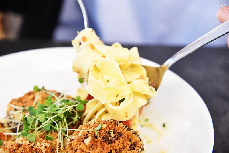 大隱隱於市，Shiro皙酪，位於昇平街上，鄰近向上市場、勤美