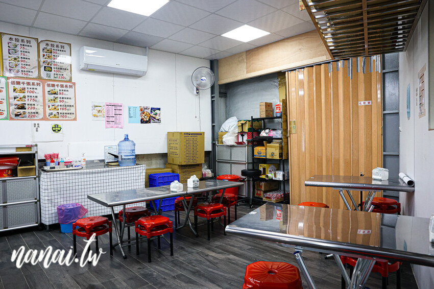 超低調！內行人吃這家～招牌必點剝皮辣椒水餃和蝦多鮮肉水餃，還有皮蛋香菇肉燥麵和隱藏版蔥抓餅也好吃，社頭丸餃子店