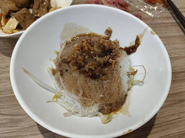 新北鶯歌港款赤肉羹