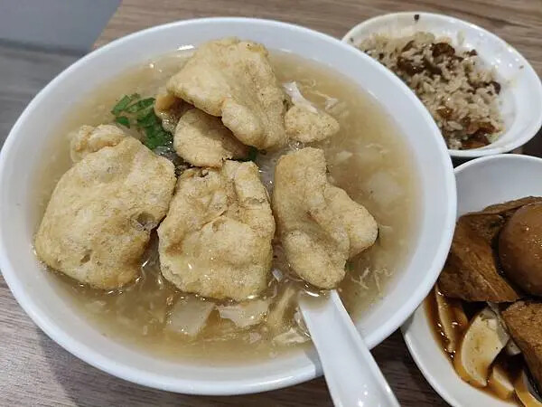 新北鶯歌港款赤肉羹