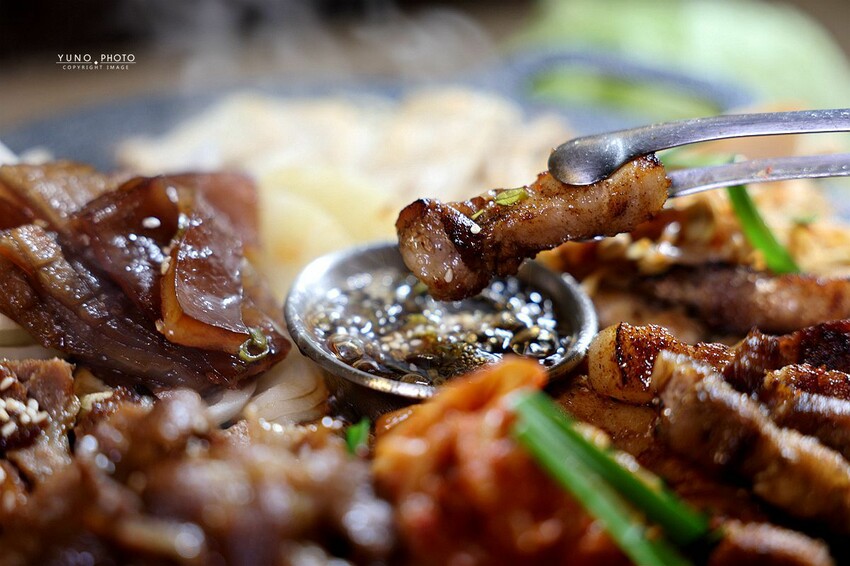 滋滋作響韓式烤肉，台中吃到飽推薦超澎湃，夢幻熱氣球韓式烤肉。