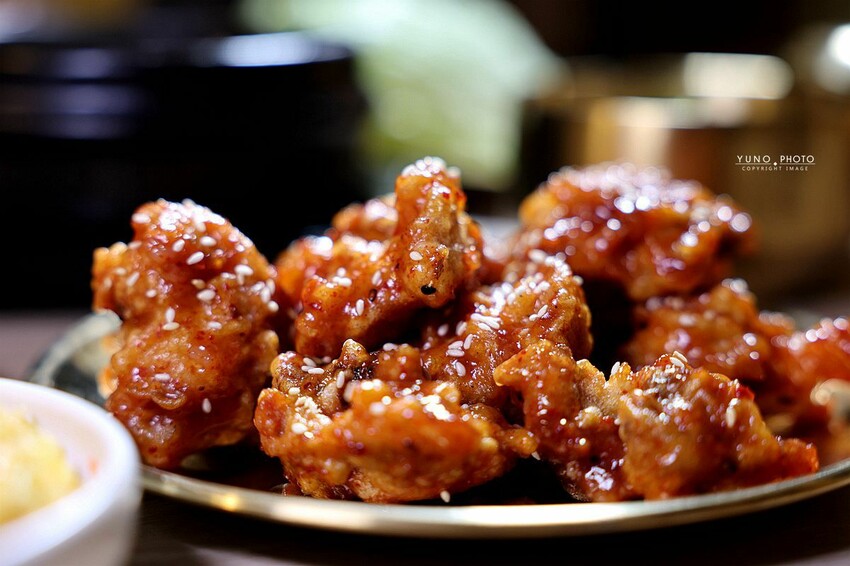 滋滋作響韓式烤肉，台中吃到飽推薦超澎湃，夢幻熱氣球韓式烤肉。