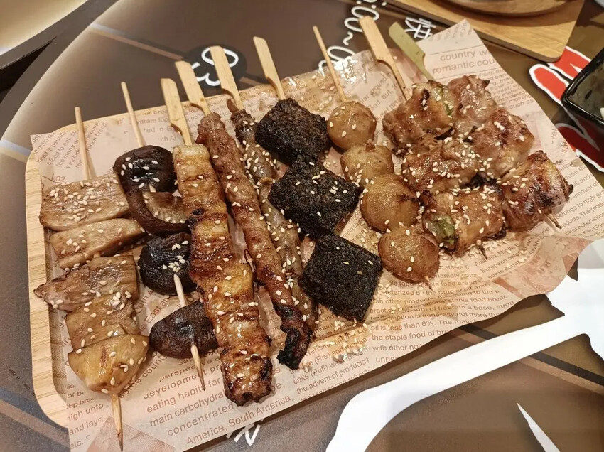 板橋平價串燒新選擇！超值串烤拼盤「壹烤天下」滿額好評送鯖魚太划算。