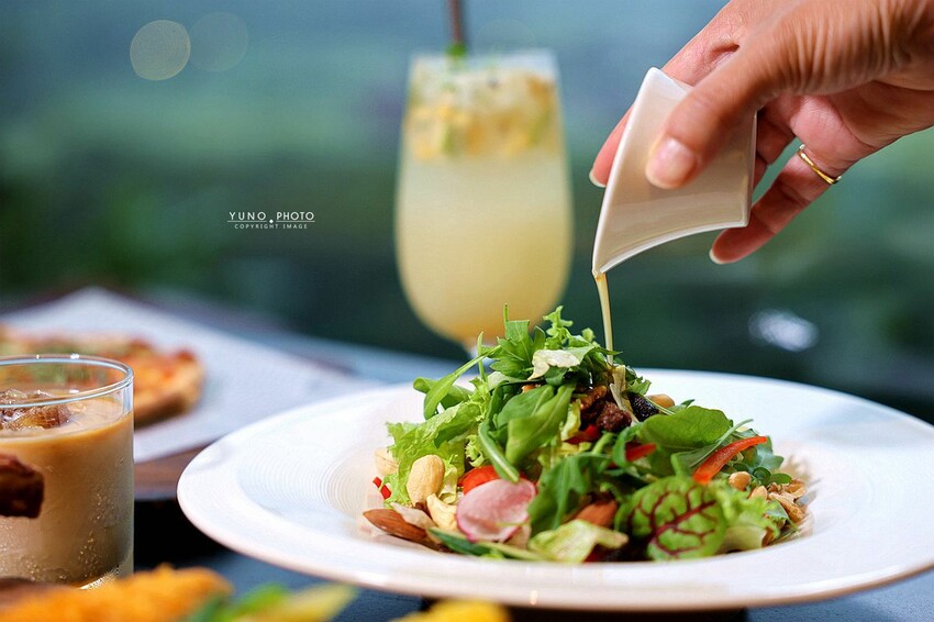 桃園大溪隱藏版秘境！高CP值「隱花園咖啡餐廳」戰斧豬排 現烤可頌必點。