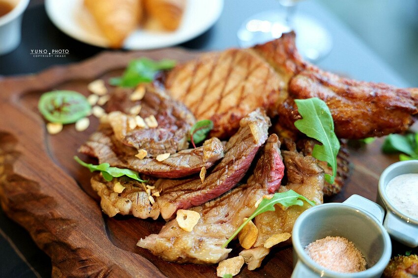 桃園大溪隱藏版秘境！高CP值「隱花園咖啡餐廳」戰斧豬排 現烤可頌必點。