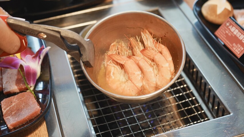 基隆市仁愛區[基隆美食] 熊一燒肉吃到飽｜最低只要598元！基隆海景第一排和牛吃到飽推薦