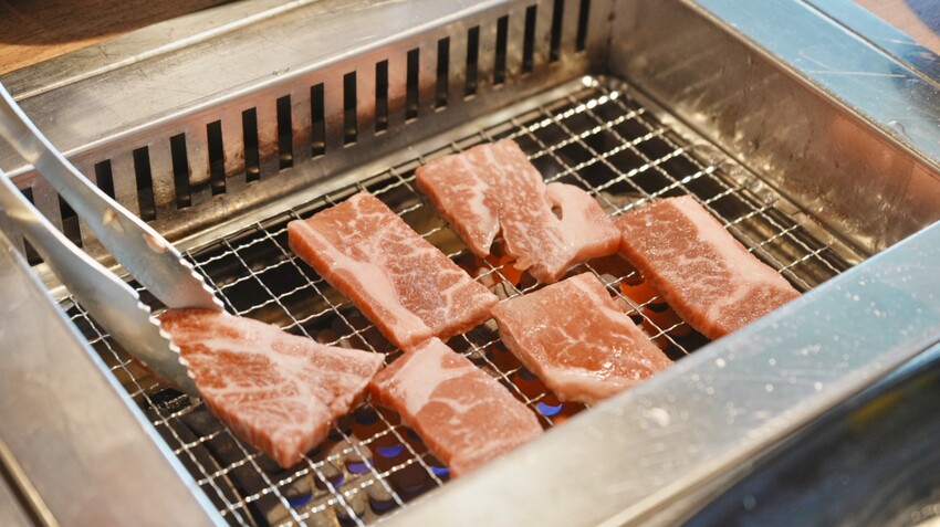 基隆市仁愛區[基隆美食] 熊一燒肉吃到飽｜最低只要598元！基隆海景第一排和牛吃到飽推薦