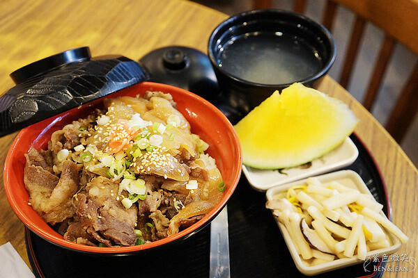 台灣日式拉麵鼻祖「樂山娘札幌拉麵」30年老字號拉麵,雙連站美食推薦。