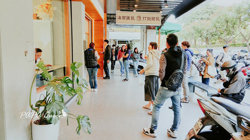 台中老陳海南雞飯人氣爆棚!海南雞飯與打拋豬雙拼一吃就回不去。