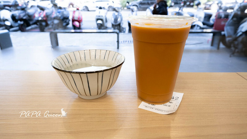 台中老陳海南雞飯人氣爆棚!海南雞飯與打拋豬雙拼一吃就回不去。