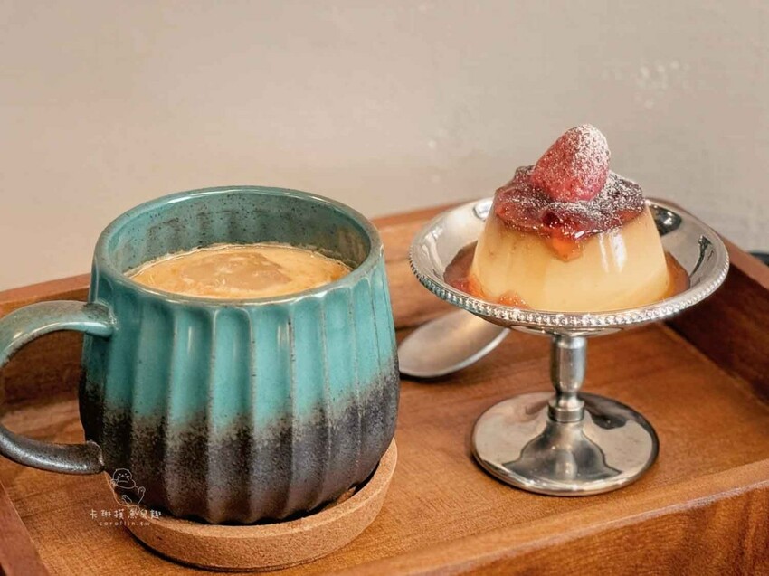 金鶴龐克｜新開幕，台中西區老宅咖啡廳，複合式氛圍咖啡店 - 卡琳。摸魚兒趣