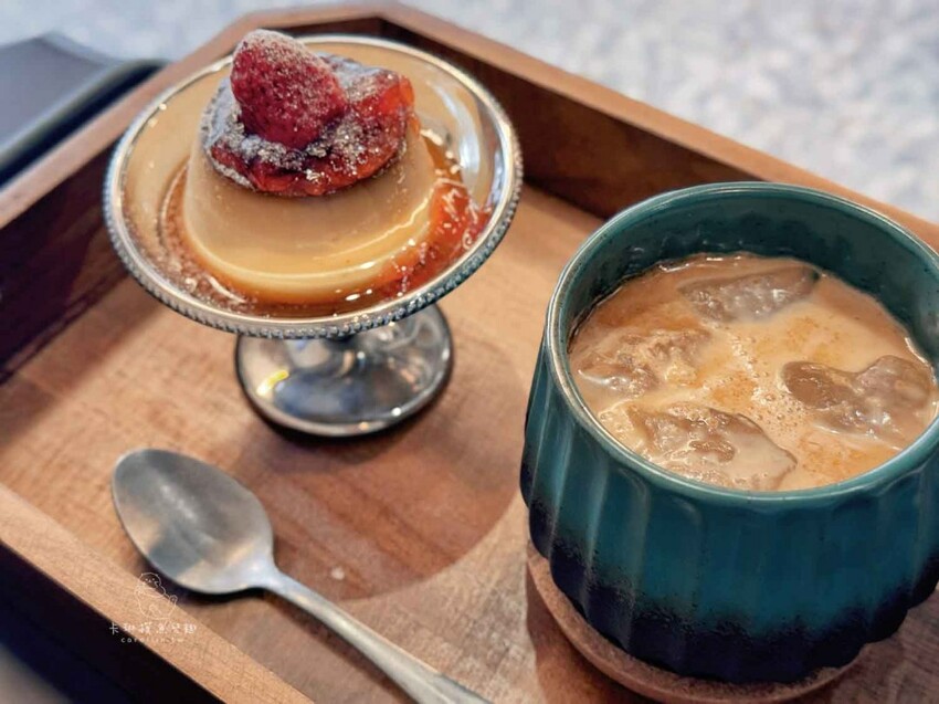 金鶴龐克｜新開幕，台中西區老宅咖啡廳，複合式氛圍咖啡店 - 卡琳。摸魚兒趣