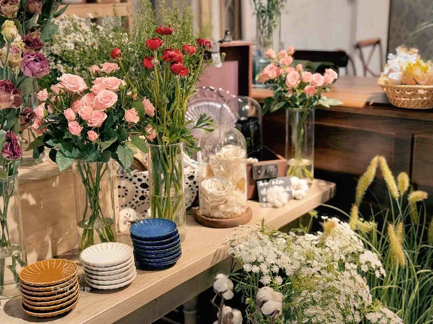 金鶴龐克｜新開幕，台中西區老宅咖啡廳，複合式氛圍咖啡店 - 卡琳。摸魚兒趣