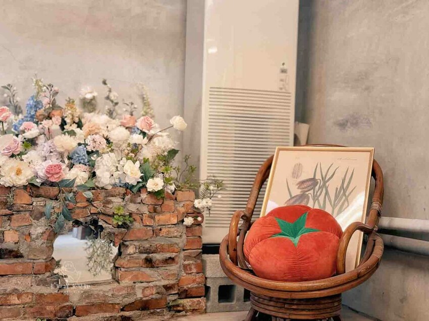 金鶴龐克｜新開幕，台中西區老宅咖啡廳，複合式氛圍咖啡店 - 卡琳。摸魚兒趣