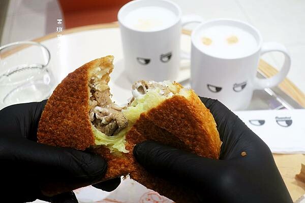 Creaminal 新型態可頌專賣店｜通通包進可頌裡！赤峰街療癒系咖啡廳，鹹甜可頌搭配可愛空間，眼睛夸頌專賣店！