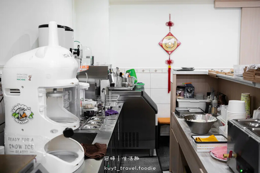 台中西屯冰店_娜娜雪花冰，99元舒芙蕾好大份，純手工冰磚雪花