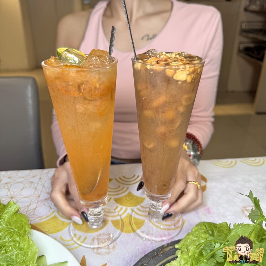 新竹市東區新竹艾薇越式河粉Phở Chị Vy 這家可能是新竹越南料理的天花板！ 餐酒館風精緻越南料理！ 必推石鍋生滾牛肉河粉！ 必吃手作香蘭葉榴槤蛋糕！ (菜單營業時間地址電話) - 跟著踢小米吃喝