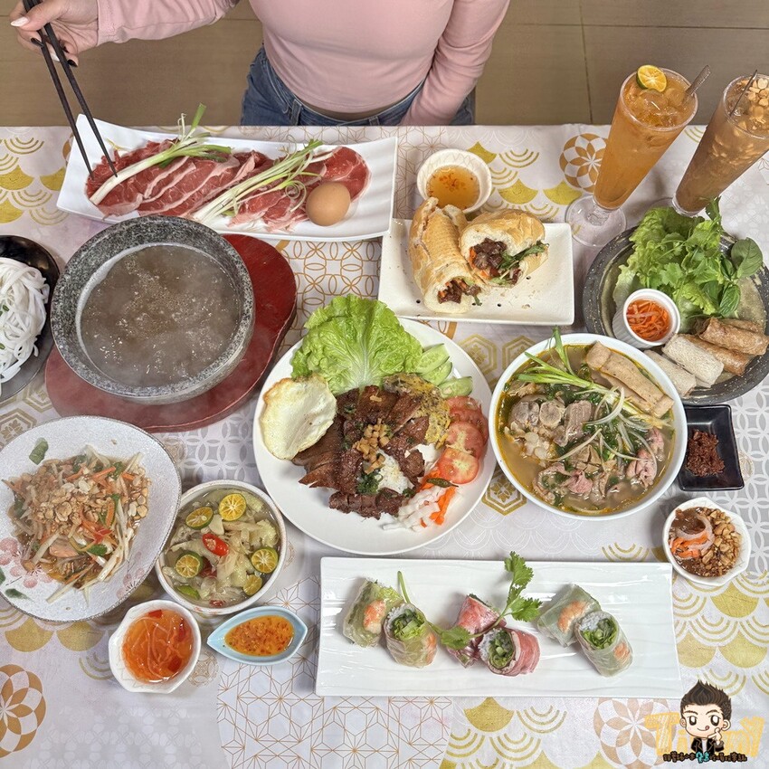 新竹市東區新竹艾薇越式河粉Phở Chị Vy 這家可能是新竹越南料理的天花板！ 餐酒館風精緻越南料理！ 必推石鍋生滾牛肉河粉！ 必吃手作香蘭葉榴槤蛋糕！ (菜單營業時間地址電話) - 跟著踢小米吃喝