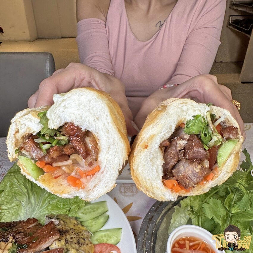 新竹市東區新竹艾薇越式河粉Phở Chị Vy 這家可能是新竹越南料理的天花板！ 餐酒館風精緻越南料理！ 必推石鍋生滾牛肉河粉！ 必吃手作香蘭葉榴槤蛋糕！ (菜單營業時間地址電話) - 跟著踢小米吃喝