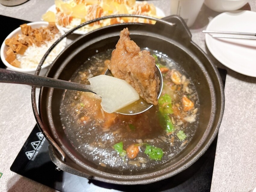 [美食] 狂一鍋 ♥  新北中和爆紅到全台灣 火鍋界新傳奇 