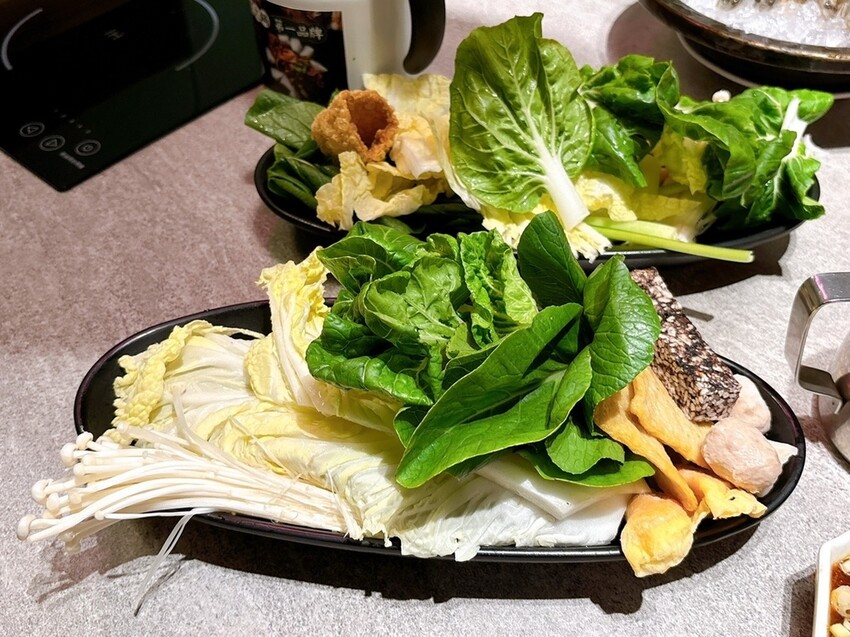 [美食] 狂一鍋 ♥  新北中和爆紅到全台灣 火鍋界新傳奇 